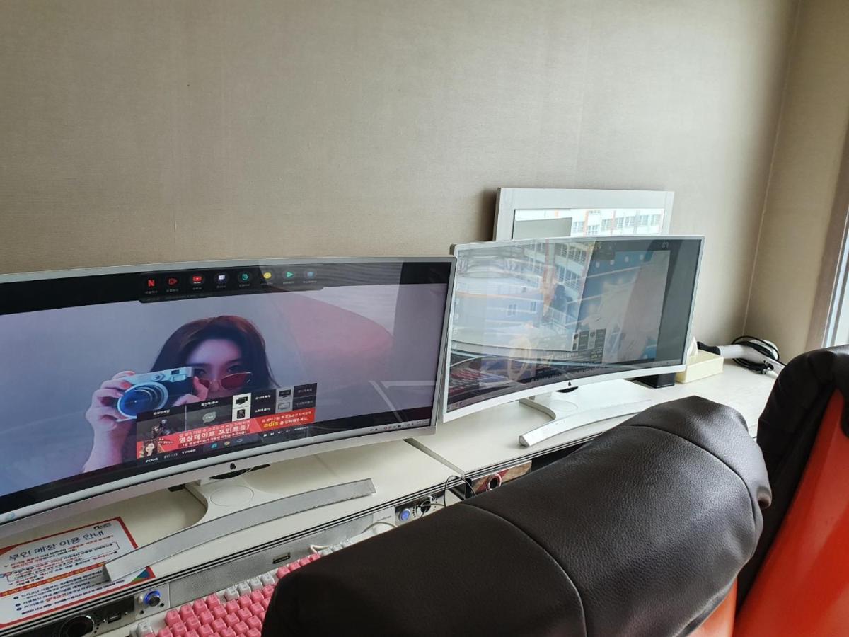 Joy Hotel Jeju Bagian luar foto